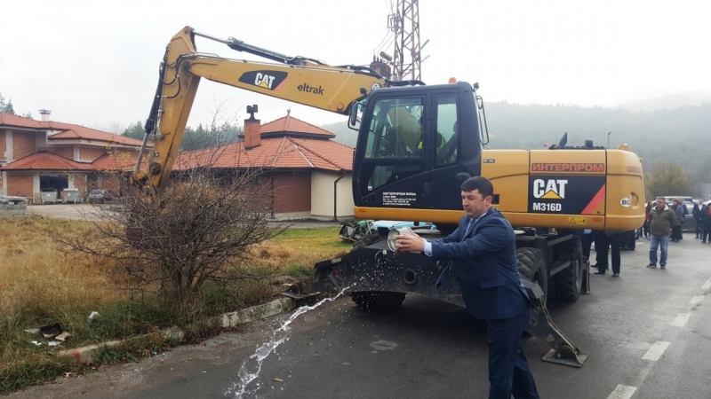 Тунелът под Петрохан няма да има железопътна линия Такива са