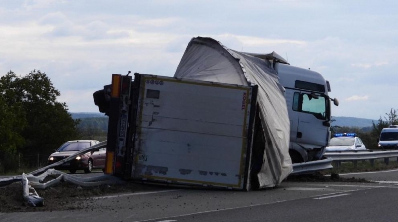 Тежкотоварен камион е катастрофирал в понеделник сутрин на автомагистрала Марица Инцидентът
