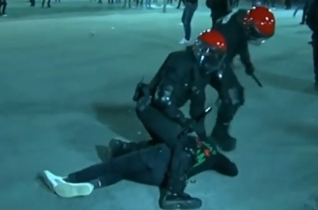 Полицай почина по време на сблъсъци с руски футболни фенове