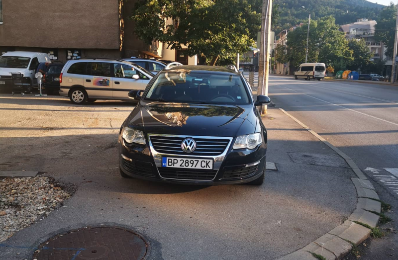 Поредно нагло паркиране във Враца вбеси местните жители научи агенция