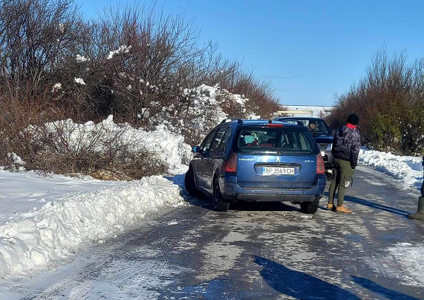 Хората от врачанските села Три кладенци и Девене бедстват вече