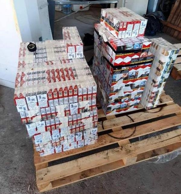 Иззеха 47 320 къса контрабандни цигари в района на „Дунав мост“ при Видин /снимки/