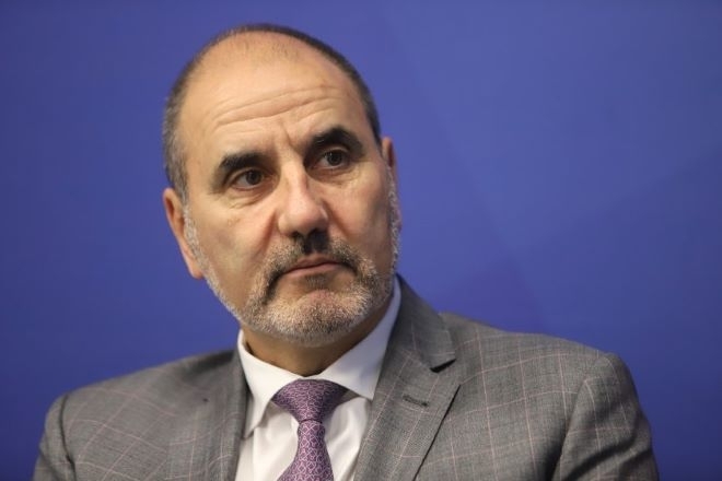 Бившият втори на ГЕРБ Цветан Цветанов е ангажиран да гради