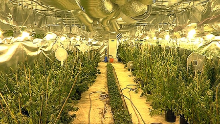 Трима мъже са задържани след като край Пазарджик е била