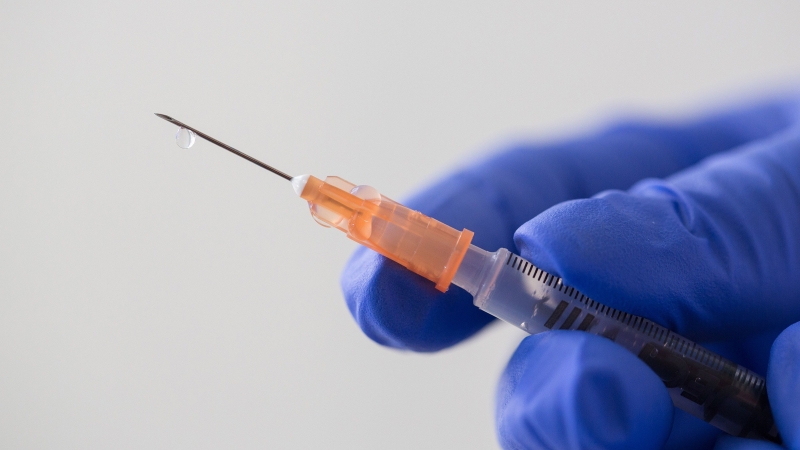 Наесен ще има бивалентна ваксина – срещу COVID и грип