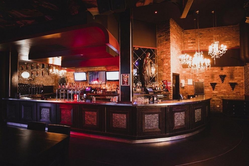 Всички нощни заведения в курорта Албена са затворени от тази