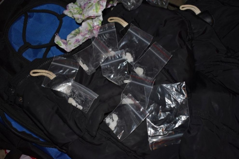Полицията в Нова Загора е иззела над 180 дози хероин