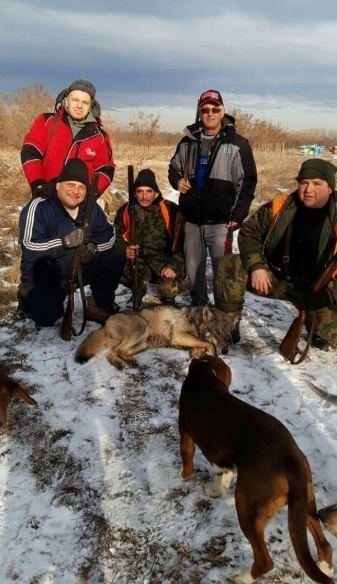 Стрелци от ловните дружинките в ж п градчето Брусарци и