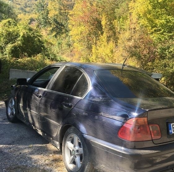 Хванаха нагла крадла ограбила кола след катастрофа съобщиха от МВР