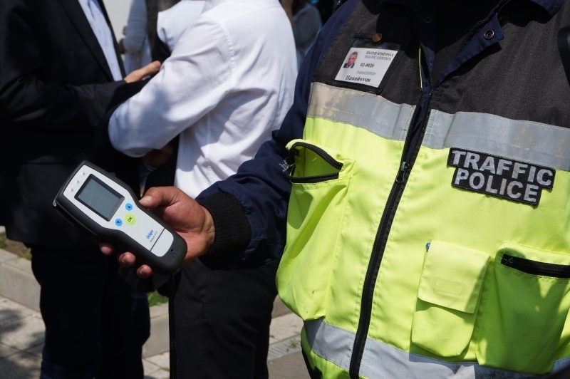 В малките часове тази нощ в Мездра е спипан пиян