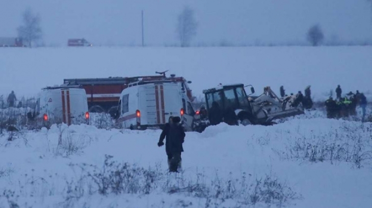 Руски самолет с 32 ма души на борда катастрофира в