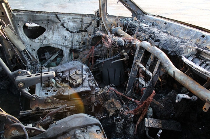 Лек автомобил Лада Нива е изгорял в Монтана тази нощ