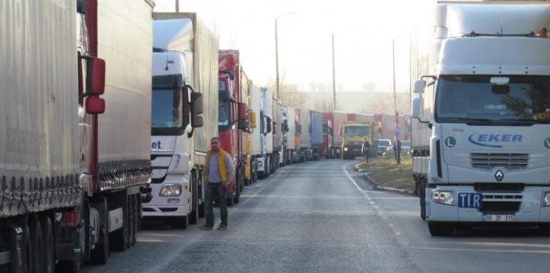 На пункта Промахон гръцките власти временно спират проверките с бързи