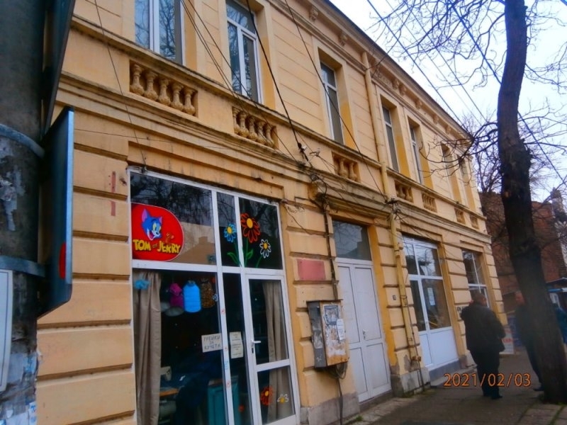 Частен съдебен изпълнител продава на търг етаж от къща във