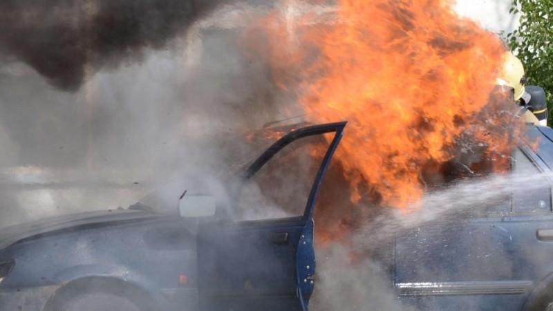 Полицията във Видин разследва причините за изгоряла кола на местна