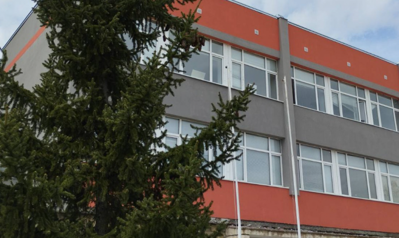 Две средни училища в Монтана ще останат затворени на 15