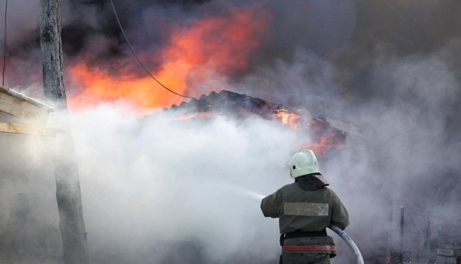 Голям пожар в Монтанско вдигна огнеборците накрак, съобщиха от пресцентъра