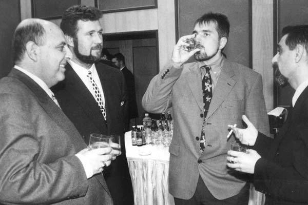 Диего Гонсалез Алонсо е името на крайния собственик по документи