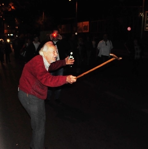 Сцена като от латиноамерикански сериал със северозападен привкус се е