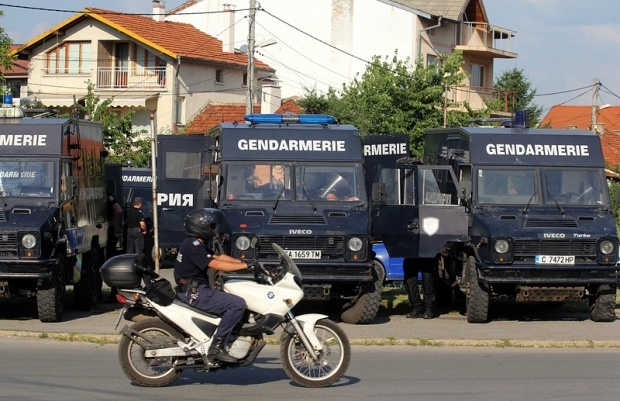 Полицаи и жандармеристи са провели специализирана операция в Бяла Слатина