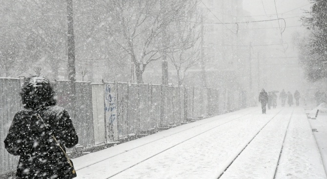 Сняг ще вали в западната половина от Северна България и