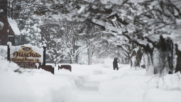 Зима като никоя друга Така британците коментират случващото се в