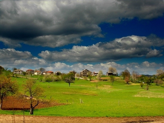 Днес увеличението на облачността от запад ще продължи Около и