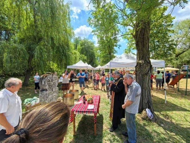 Отбелязаха Петровден във врачанското село Мраморен /снимки/