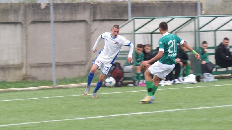 Юношите младша възраст на Монтана бяха разгромени с 2 5 от