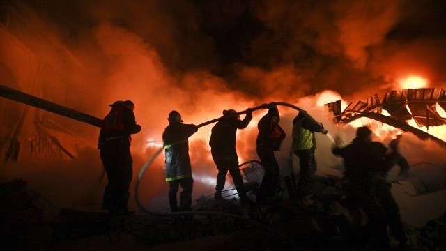 22 души пострадаха при пожар в жилищна сграда във френския