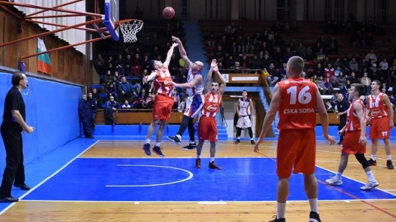 Отложената среща от 6 кръг на втория етап на мъжката