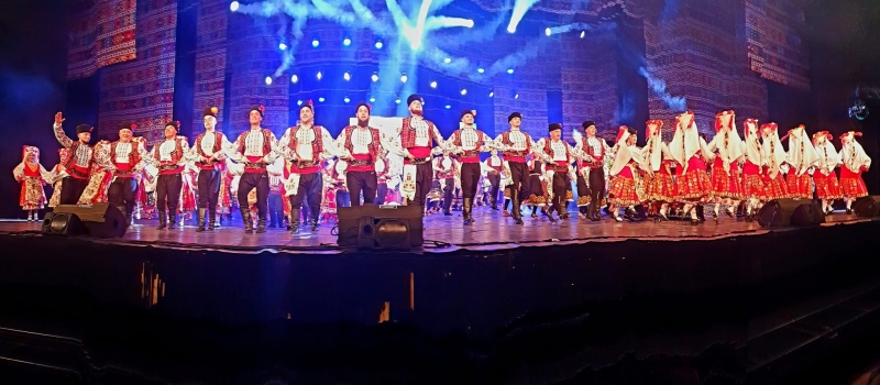 С концерт спектакъл под наслов Да останем богати на третия ден