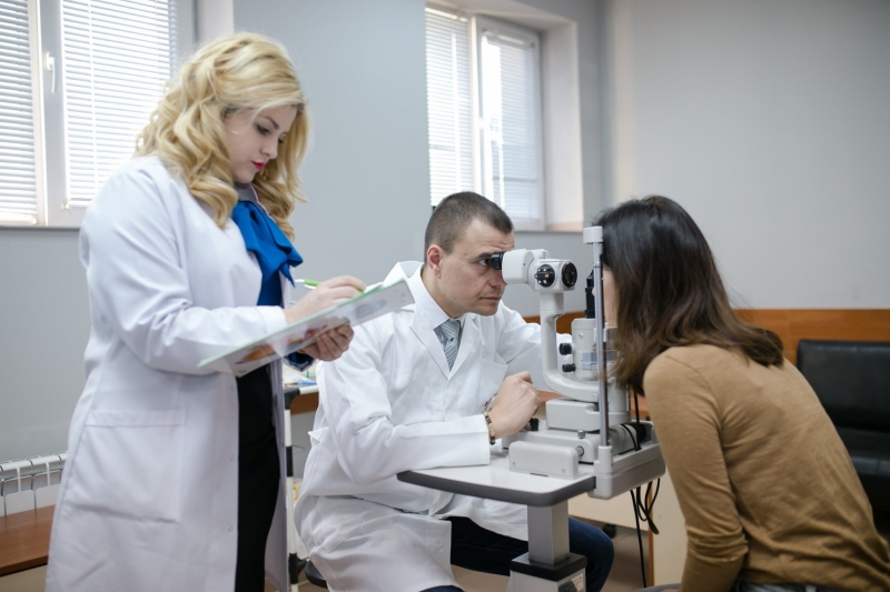 Един от водещите офталмолози у нас д р Яни Здравков