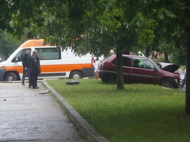 Пиян джигит с Мерцедес от Лом блъснал колата на софиянец