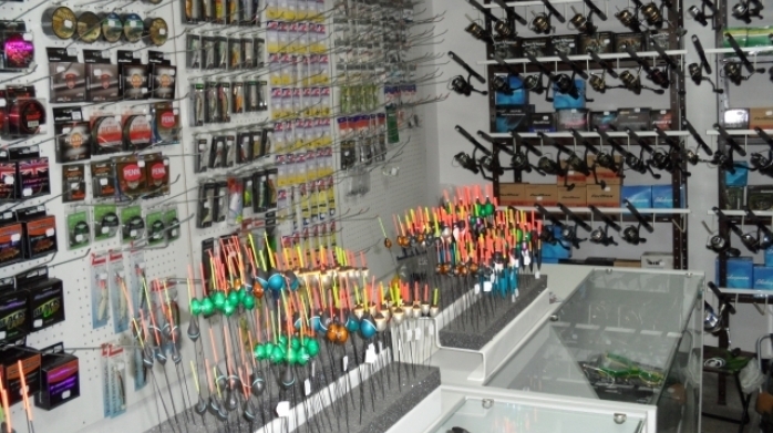 Полицията в Мездра е разкрила кражба от риболовен магазин съобщиха