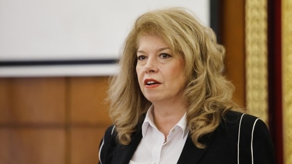 Очаква държавният глава Илияна Йотова да започне консултации с личностите