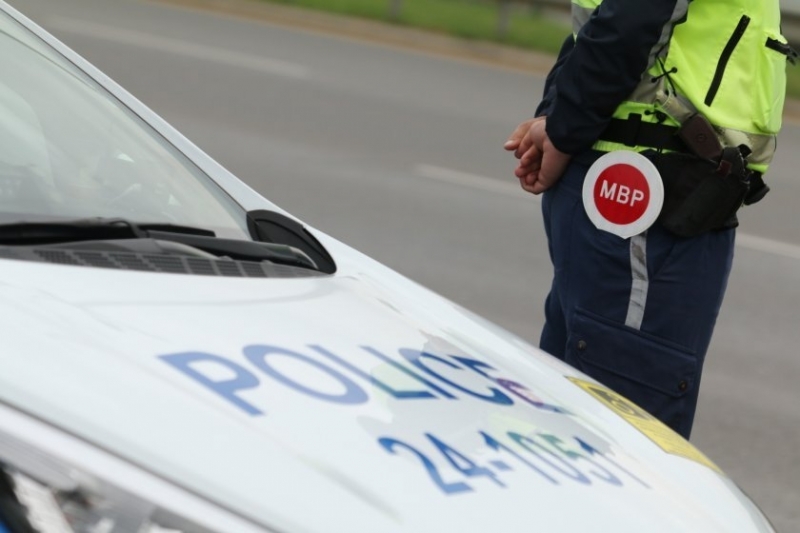 Румънски тираджия опита да подкупи полицай на Е 79 до Монтана