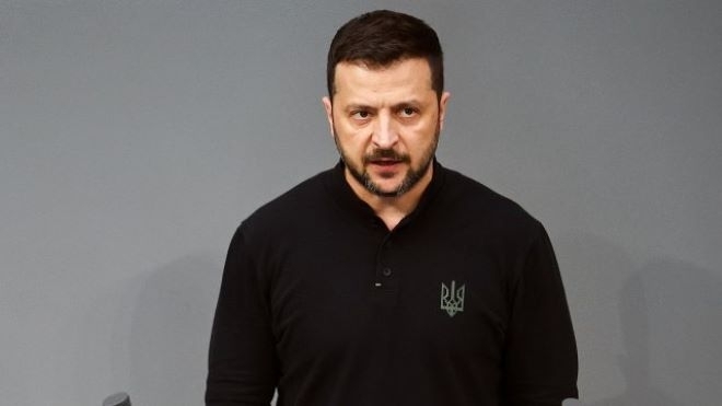 Украинският президент Володимир Зеленски отново спешно призова Запада да предостави