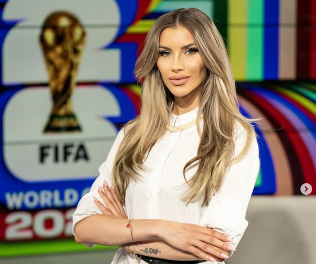 Павела Апостолова от БНТ остави феновете без думи с горещи селфита /снимки/