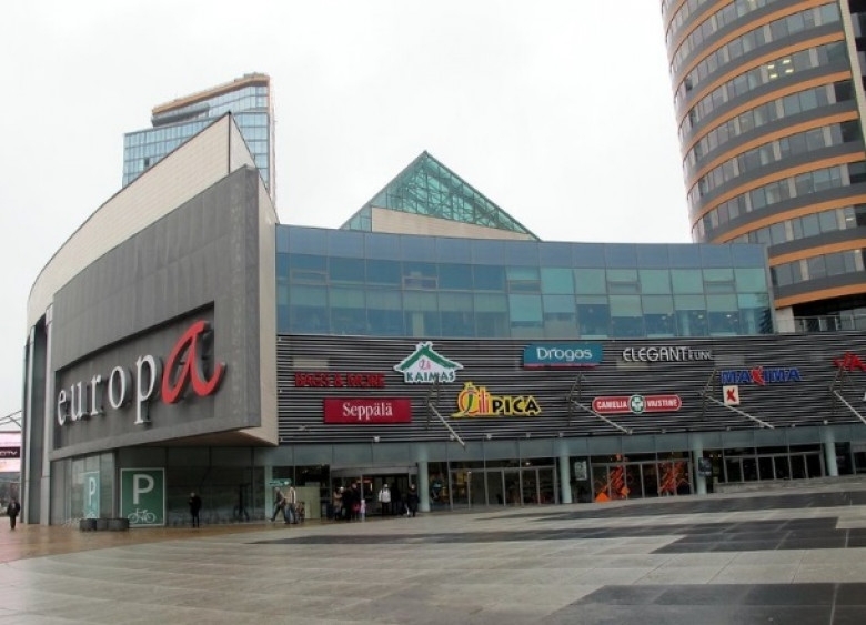 Във Вилнюс от най-високия 5-и етаж на паркинг в търговския