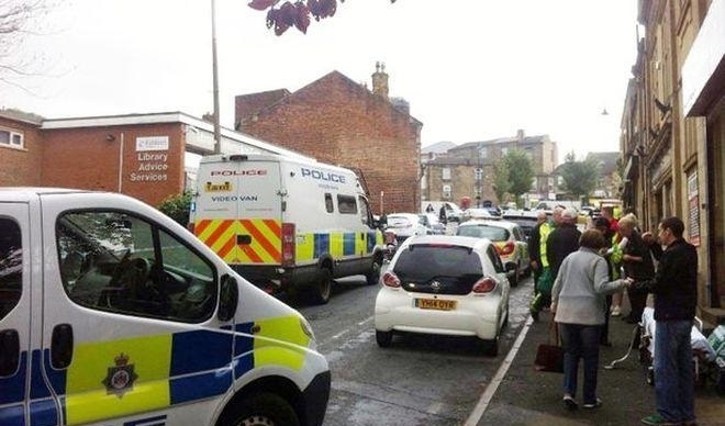 Полицай е приет за лечение в болница в южния английски