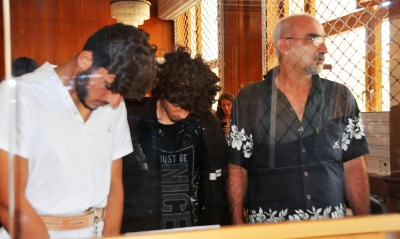 Тримата сирийци обвинени в трафик на мигранти остават в ареста Това