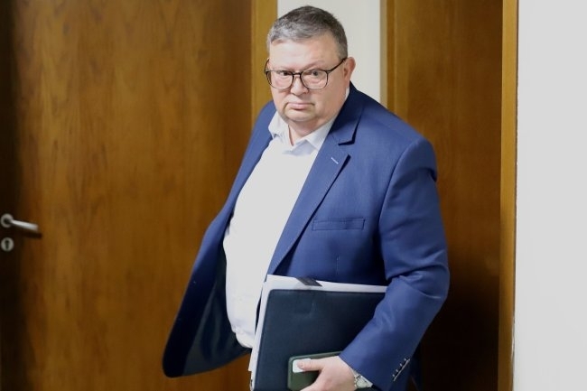 Бившият главен прокурор Сотир Цацаров си е купил вила в