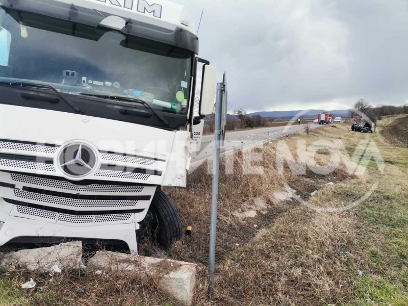 Шофьор загина в катастрофа на пътя Шумен Карнобат край шуменското село