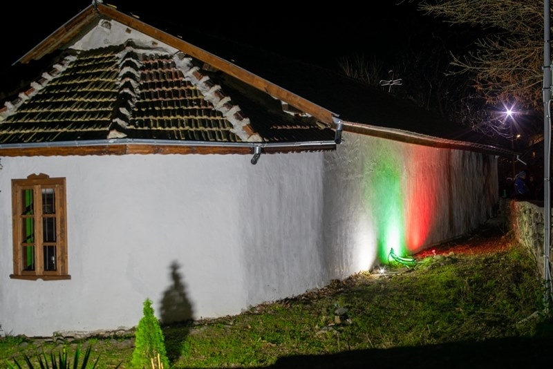 Духовният център на мездренското село Крета православният храм Св