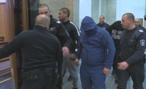 Съдът остави в ареста четиримата задържани за обира на банкомат