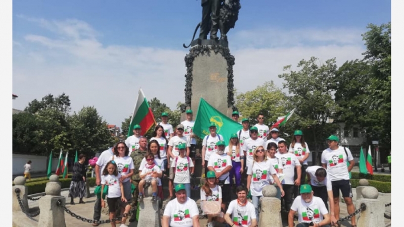 150 участника се включиха в националния поход По стъпките на