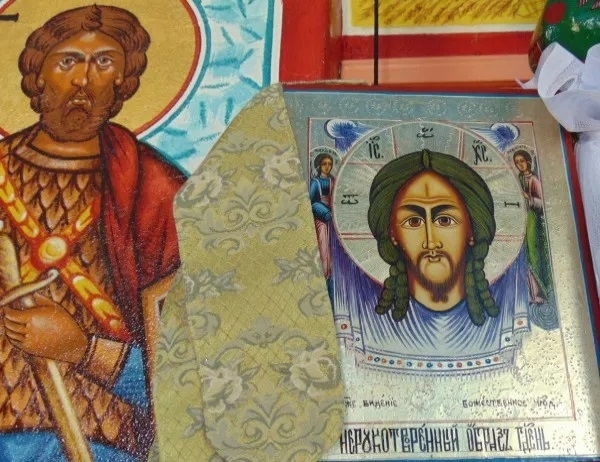 Преп Мартиниан се е родил в Кесария и дълги години