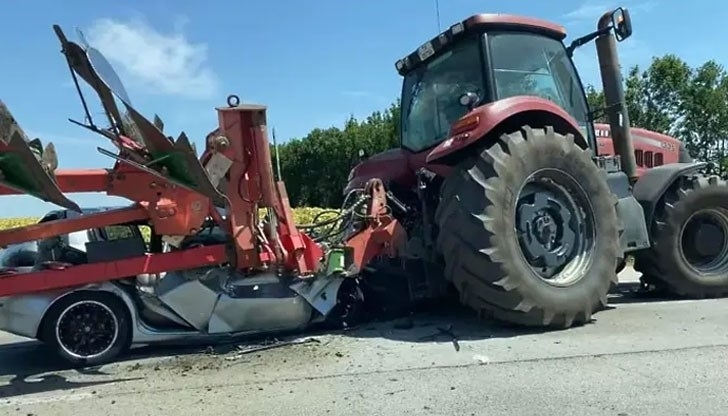 Шофьор е починал на място след удар в колесен трактор