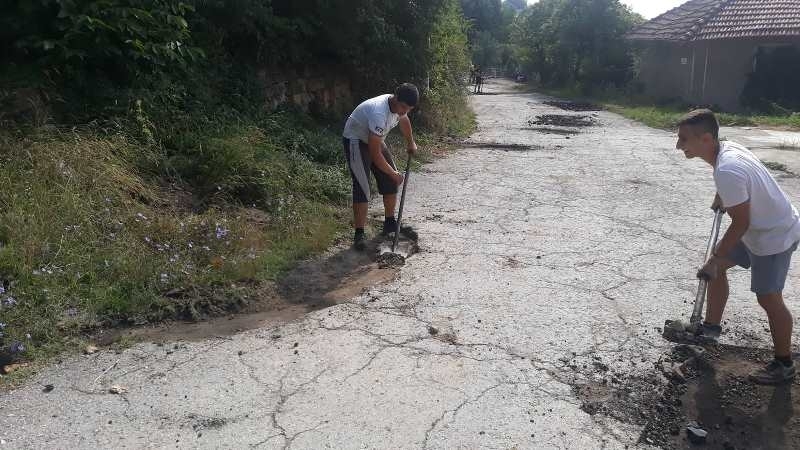 Завърши лятната студентска бригада в Мездра Ръководството на ОП Чистота